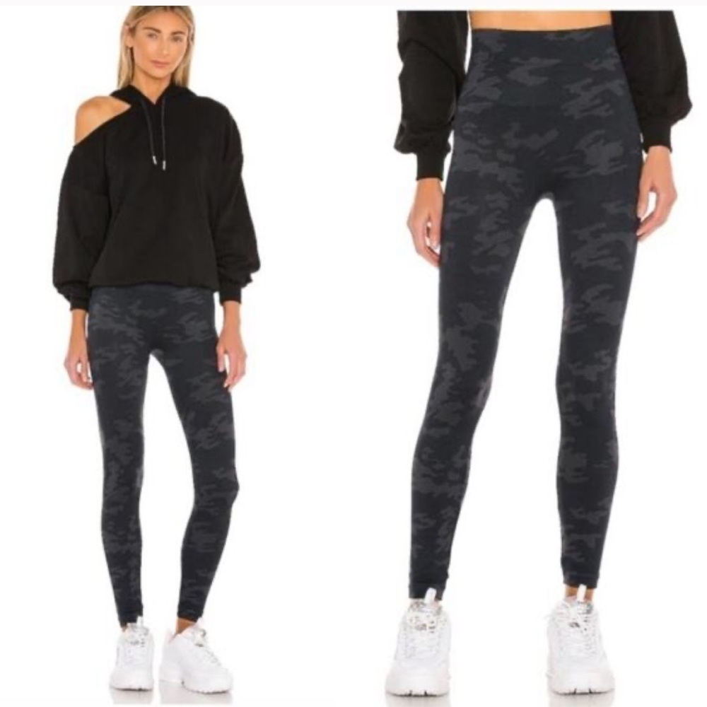 Spanx Look At Me Now High Rise Black / Gray Camo Leggings Women’s Small